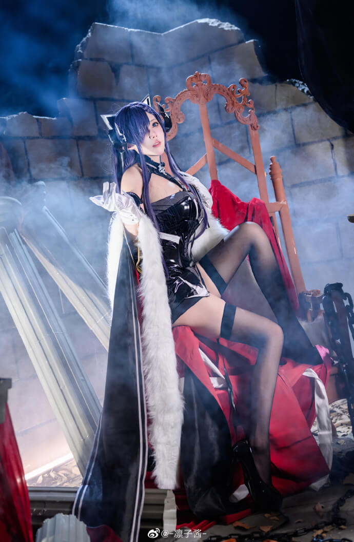 【COS】碧蓝航线 奥古斯特（10套/9位）